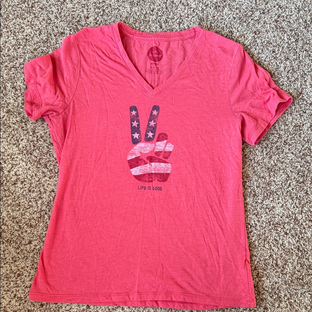 Life Is Good red V-Neck T-Shirt small
